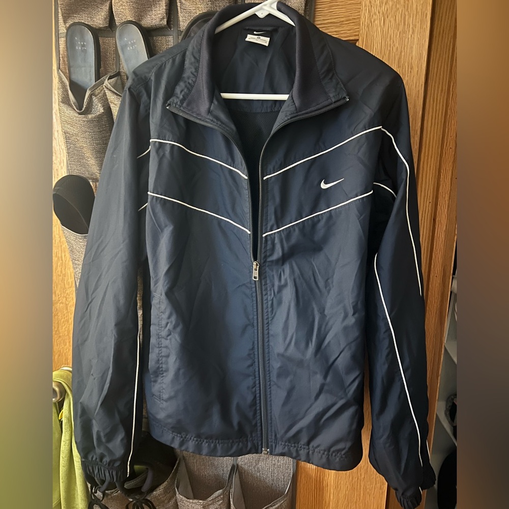 SOLD Nike Windbreaker